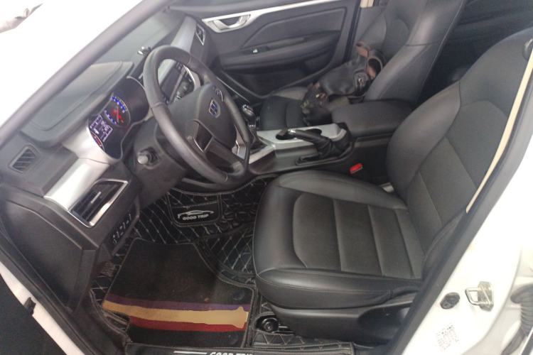 Used Geely Auto Vision 2019 Upgraded Model 1.5L Manual Luxury Version China VI Standard
