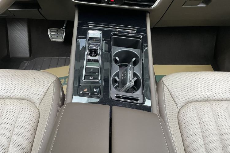 Used Volkswagen Viloran 2023 380TSI Luxury Edition
