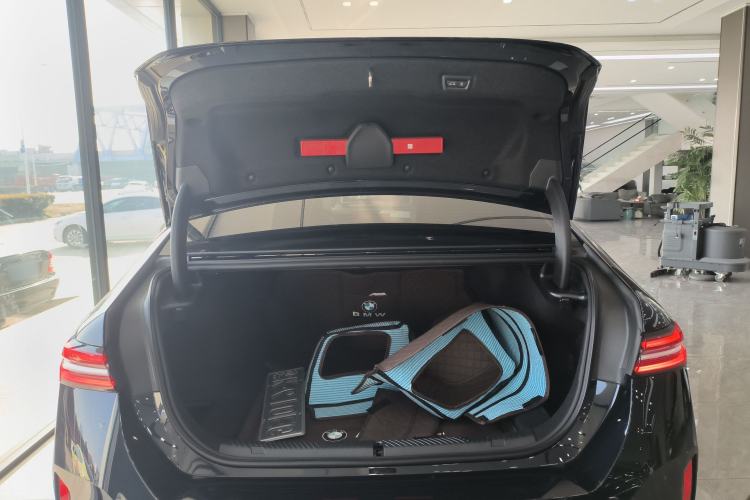 Used BMW 5 Series 2025 530Li Luxury Edition M Sport Package
