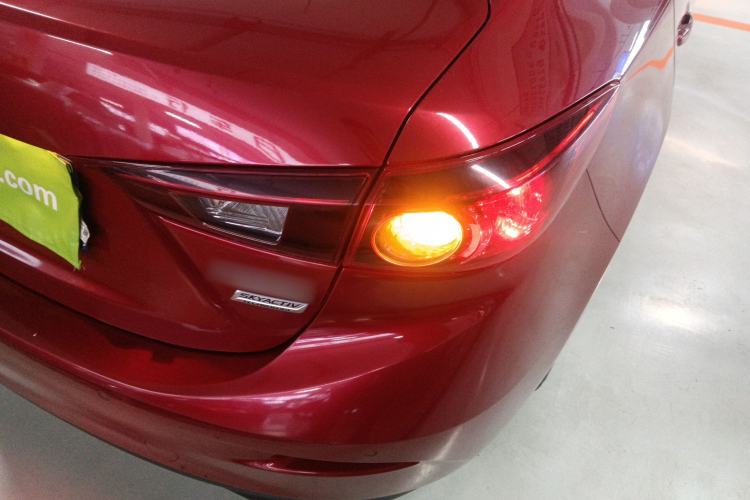 Used Mazda Mazda 3 Axela 2016 Sedan 1.5L Automatic Luxury Model
