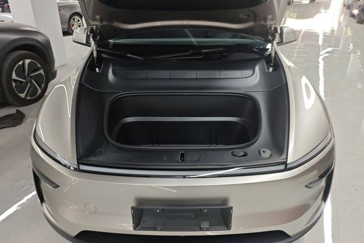 Used Tesla  2025 Long-Range All-Wheel-Drive Version
