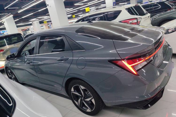 Used Hyundai Elantra 2022 1.5L CVT LUX Prestige Edition
