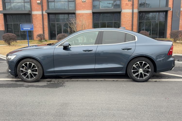 Used Volvo S60 2021 T4 Zhiyi Luxury Edition