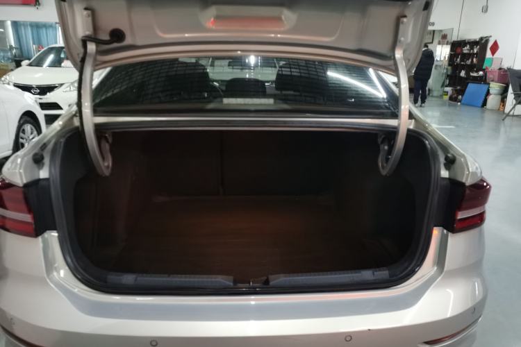 Used Volkswagen Lavida 2021 1.5L Automatic Vision Edition
