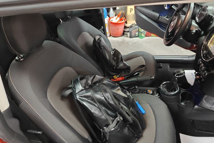 Used  MINI 2016 1.5T COOPER
