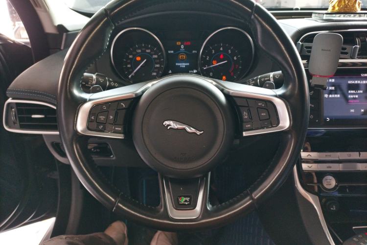 Used Jaguar XE 2017 2.0T 200 PS R-Sport