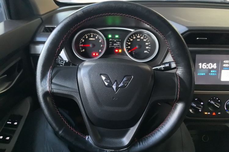 Used Wuling Hongguang 2019 1.5L S Comfort Edition China VI LAR
