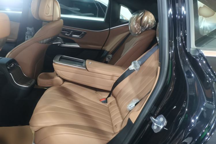 Used Mercedes-Benz E-Class 2025 Facelift E 300 L Luxury Edition
