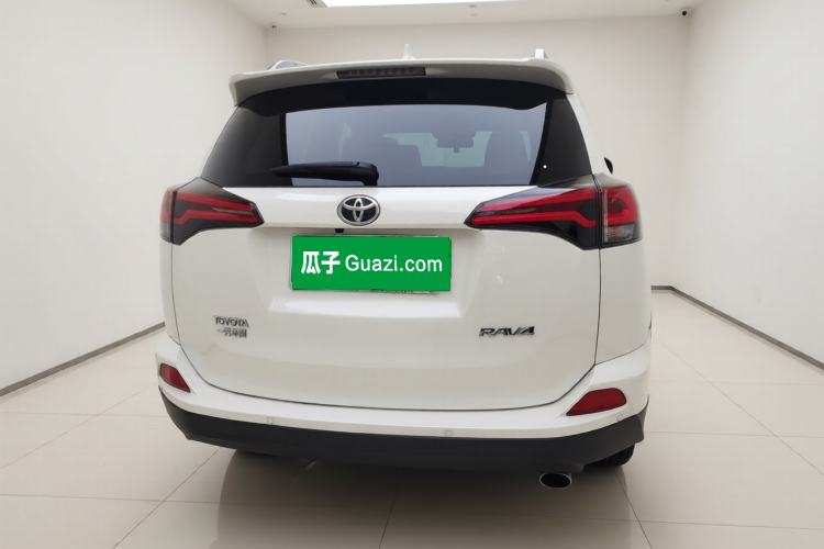 Used Toyota RAV4 2016 2.0L CVT Two-Wheel Drive Fashion Edition China V Standard