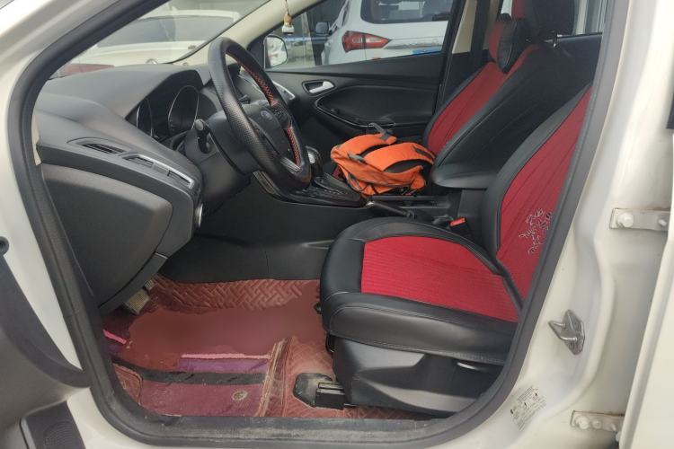 Used Ford Focus 2018 Hatchback Classic 1.6L Automatic Trendy SmartDrive Edition
