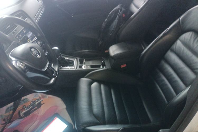 Used Volkswagen Golf 2016 230TSI Automatic Luxury Version
