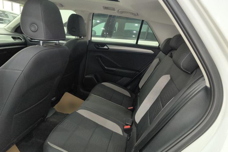 Used Volkswagen T-ROC 2019 230TSI DSG Two-Wheel-Drive Advanced Version China VI Standard
