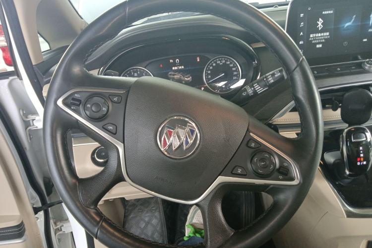 Used Buick GL8 2023 Facelifted Land Cruiser Executive Luxury Version