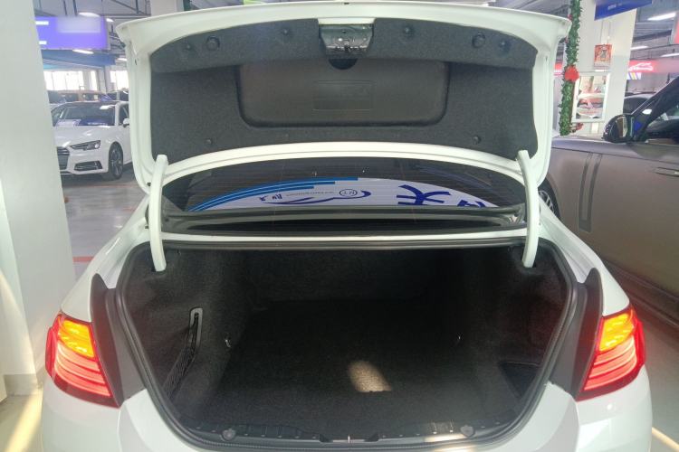 Used BMW 5 Series 2014 525Li Luxury Design Package
