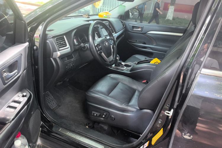 Used Toyota Highlander 2018 2.0T Four-Wheel Drive Luxury Edition 7 Seats China V Emission Standard
