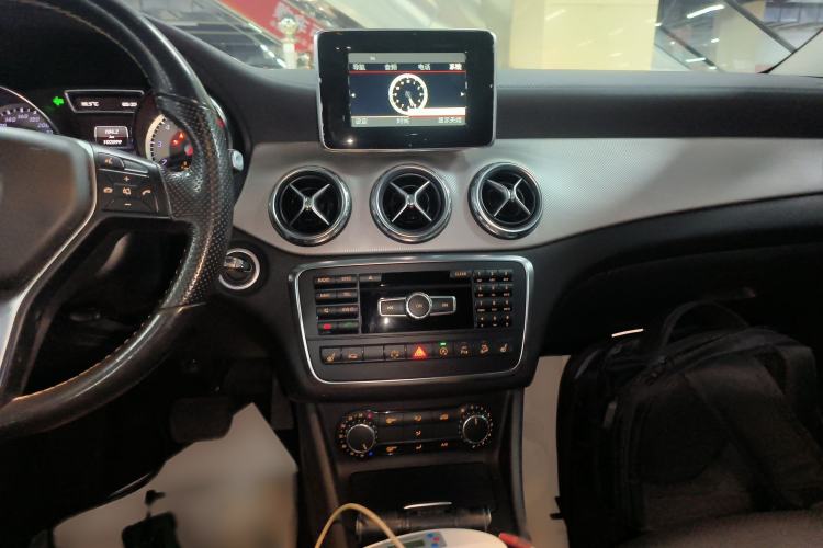 Used Mercedes-Benz GLA 2015 GLA 220 4MATIC Fashion Model