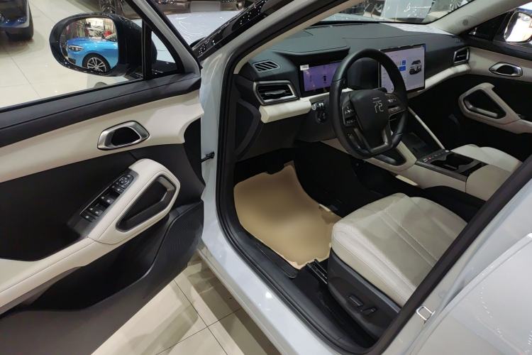 Used BYD Yuan UP 2025 Intelligent Driving Version 401 km Leading Edition
