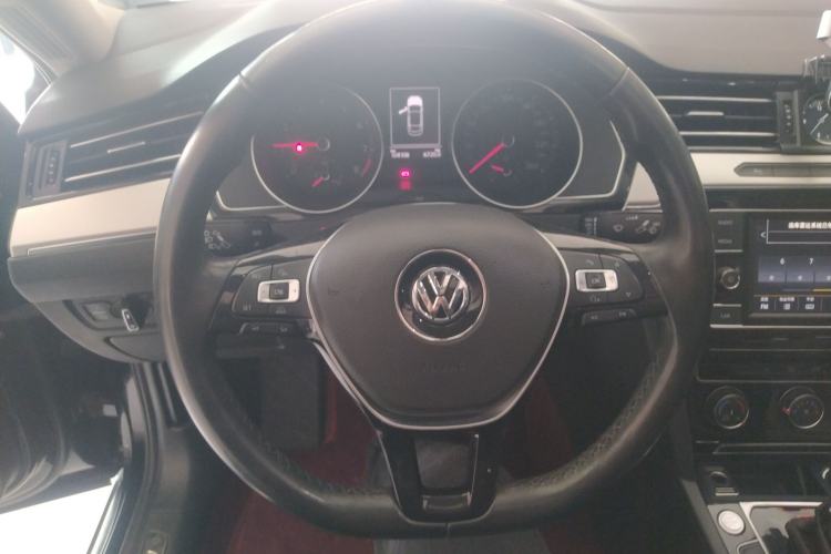 Used Volkswagen Magotan 2018 330TSI DSG Advanced Model
