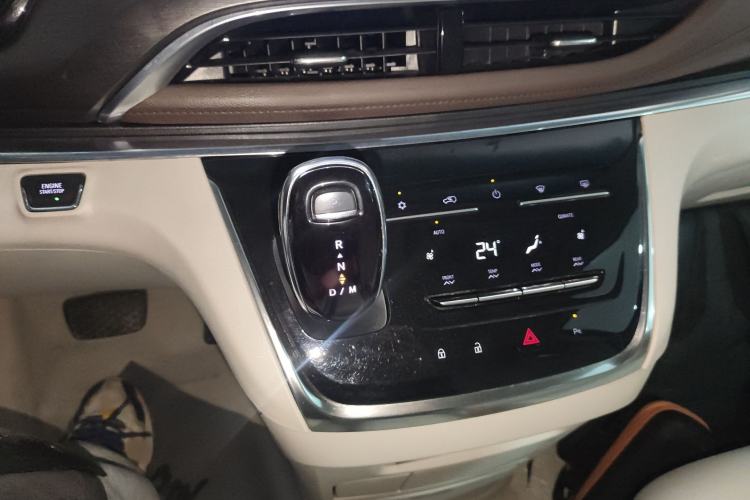 Used Buick GL8 2022 Land Cruiser Executive Class 652T Comfort Model
