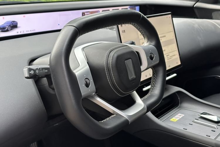 Used  12 2025 Ultra Extended-Range Edition
