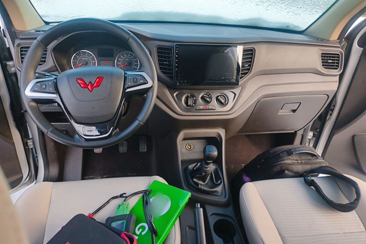 Used Wuling Hongguang V 2022 1.5L Jingqu Edition Electric-Assist LAR
