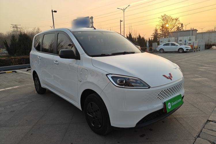 Used Wuling Hongguang New Energy 2025 Extended-Range Hybrid 50KM Comfort Version
