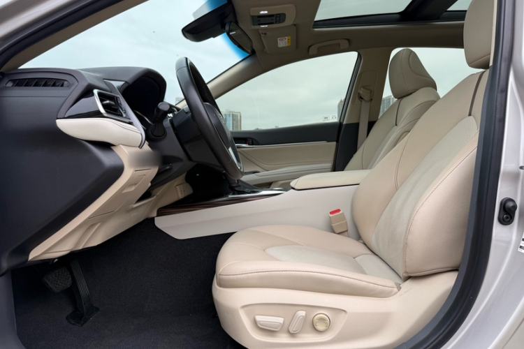 Used Toyota Camry 2019 2.5G Luxury Edition China VI Standard