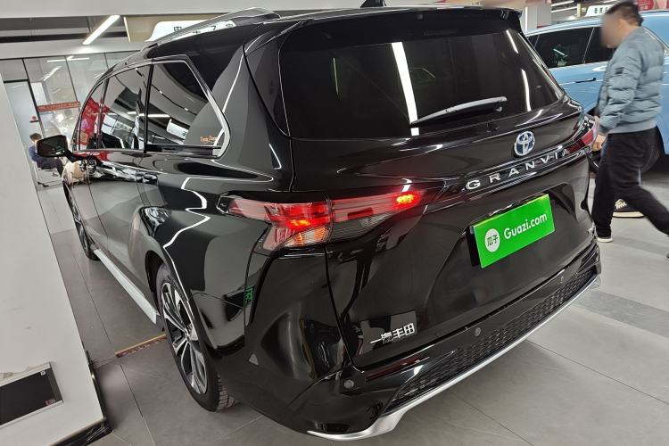 Used Toyota Granvia 2023 2.5L Hybrid Prestige PLUS Edition