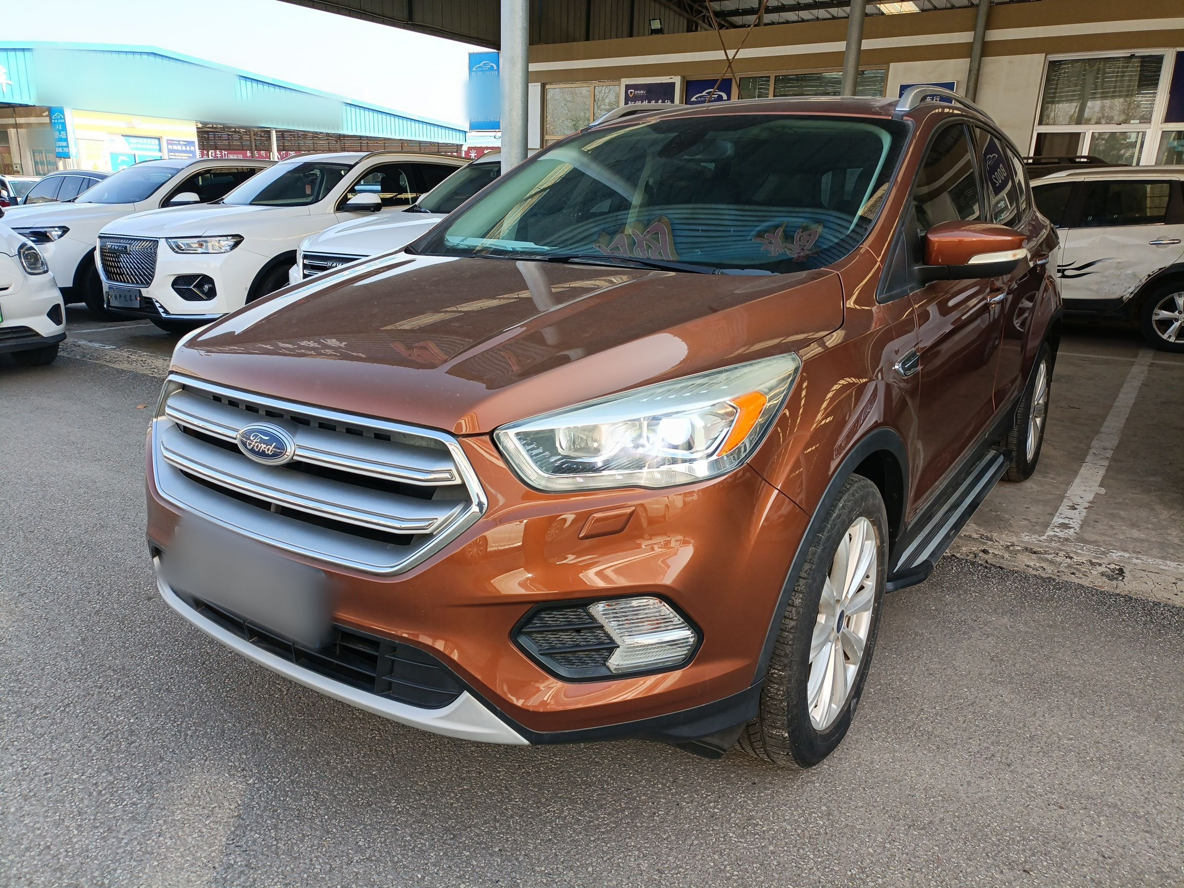 Под передней частью автомобиля