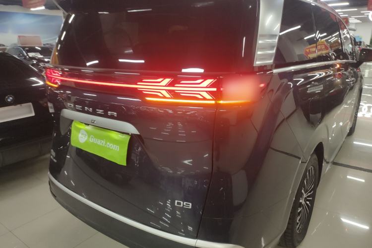 Used Denza D9 2022 DM-i 970 Four-Wheel Drive Prestige Model
