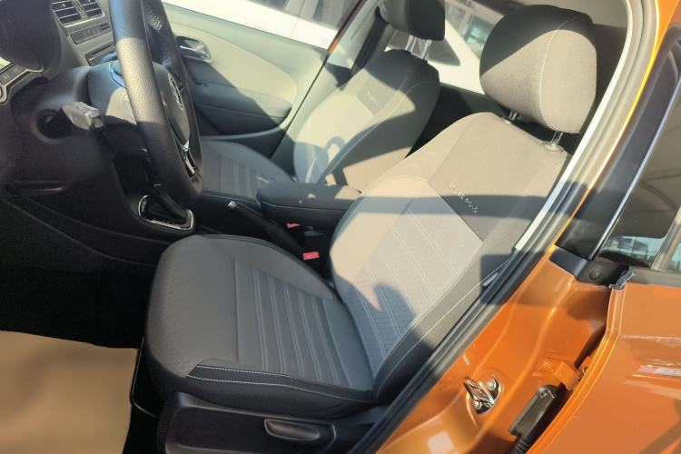 Used Volkswagen Polo 2016 1.6L Cross Polo Automatic
