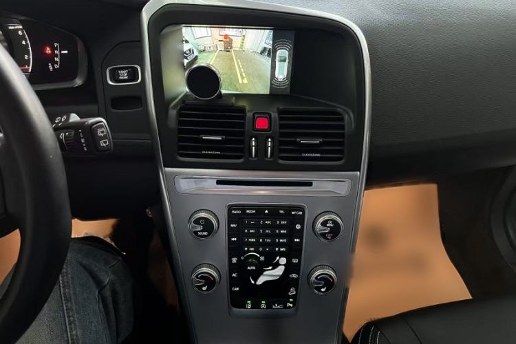 Used Volvo XC60 2017 T5 AWD Smart Range Edition