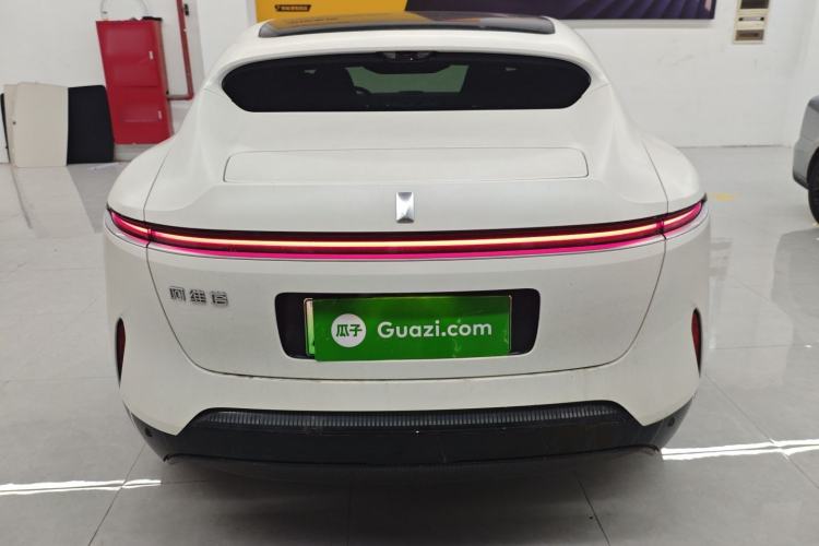 Used  11 2022 Ultra-Long Range Dual-Motor Luxury Edition 4 Seats