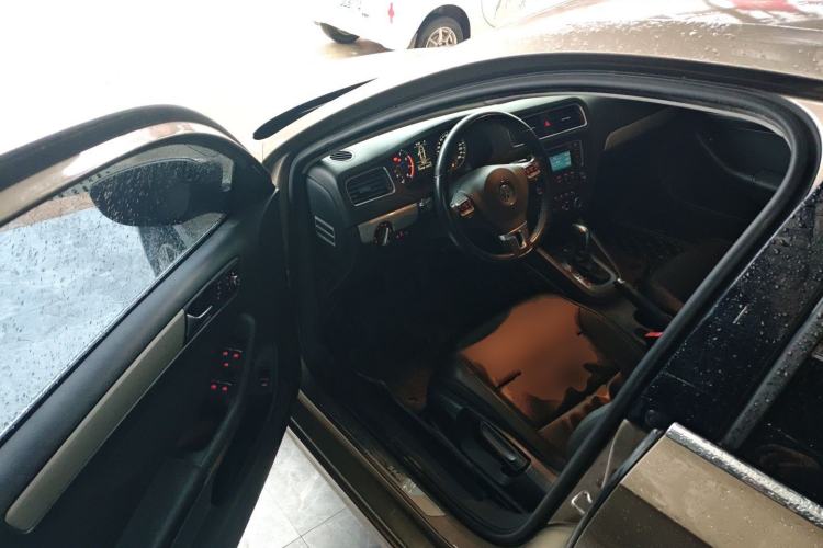 Used Volkswagen Sagitar 2014 Revised Version 1.4TSI Automatic Luxury Edition
