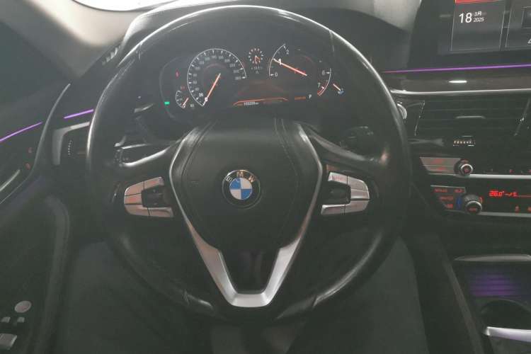 Used BMW 5 Series 2019 525Li Luxury Package
