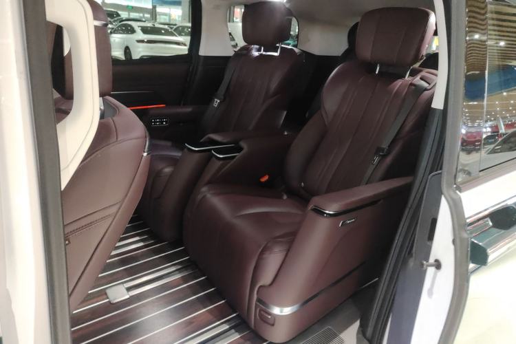 Used Buick Century 2023 2.0T Six-Seater Yinshi Edition
