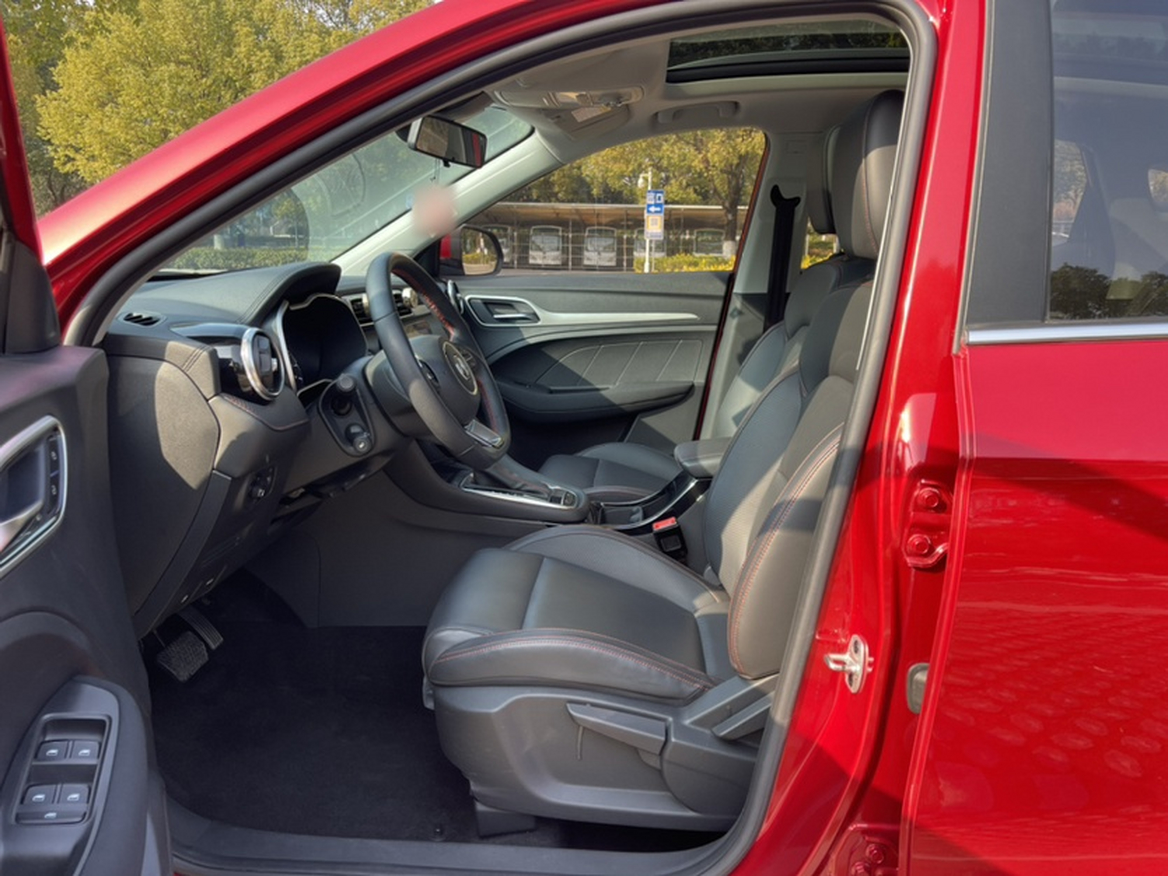 Переднее сиденье в автомобиле