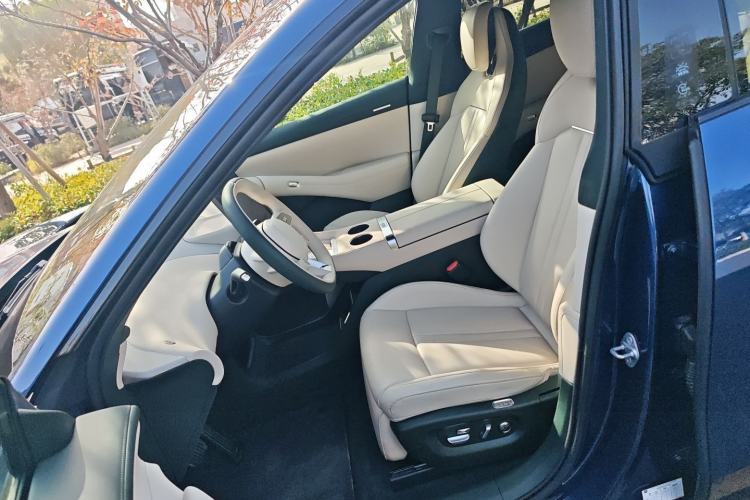 Used  YU7 2025 Ultra-Long Range High-Performance All-Wheel-Drive Max Edition
