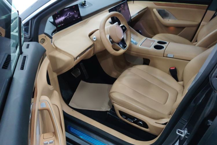 Used Hima Luxeed R7 2024 All-Electric 667 km Max
