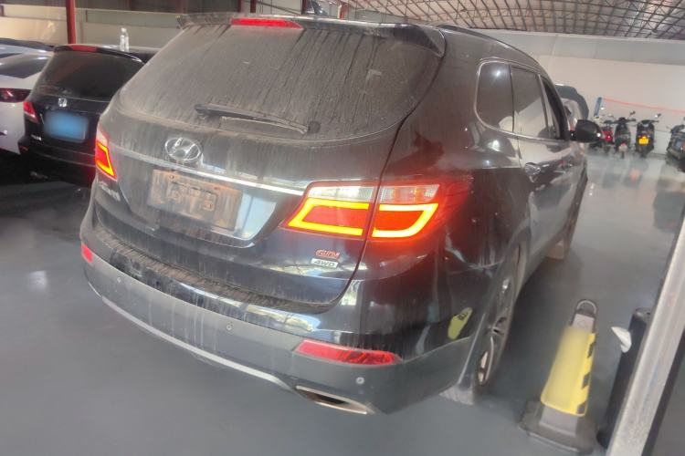 Used Hyundai Grand SantaFe 2013 3.0L 7-seat Four-Wheel-Drive Luxury Edition