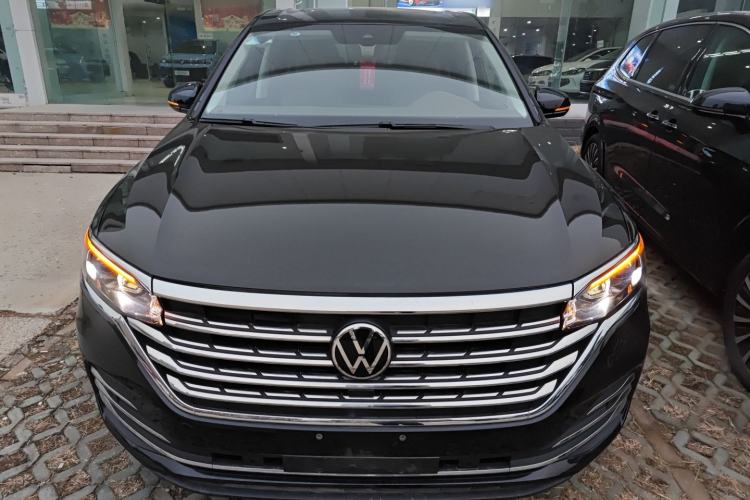 Used Volkswagen Viloran 2024 380TSI Premium Edition
