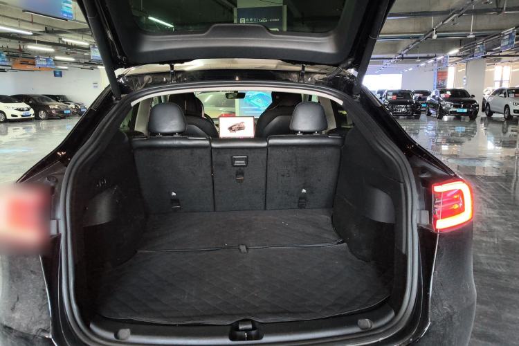 Used Tesla Model Y 2022 Long-Range All-Wheel-Drive Version
