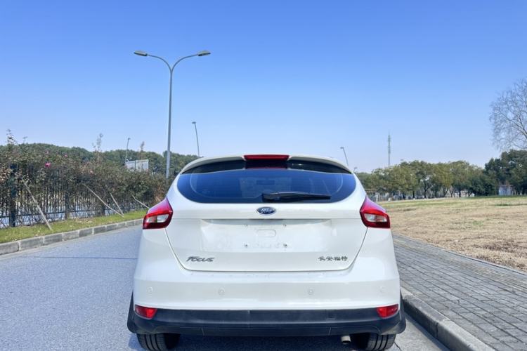 Used Ford Focus 2015 Hatchback 1.6L Automatic Fashion Edition
