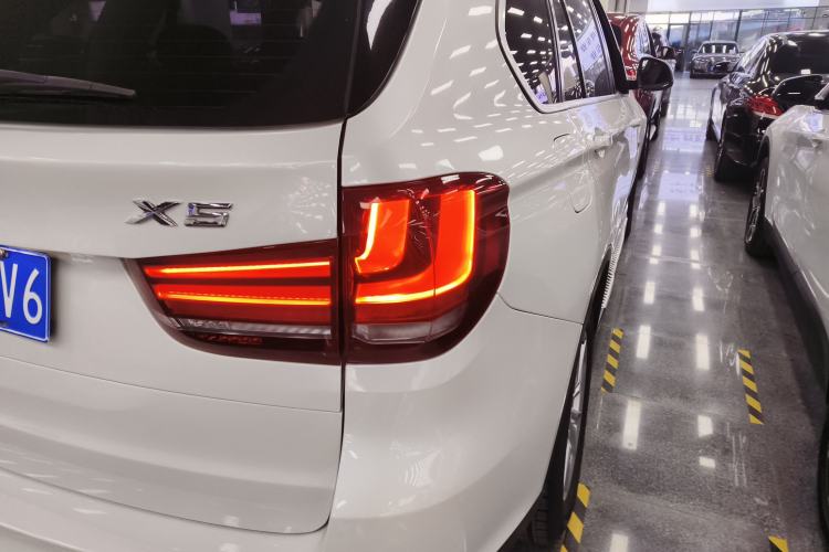 Used BMW X5 2015 xDrive28i
