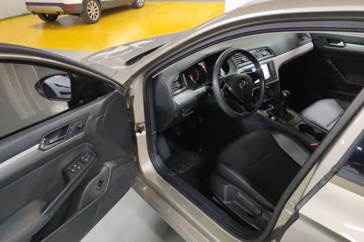 Used Volkswagen Lamando 2015 230TSI Manual Trend Edition