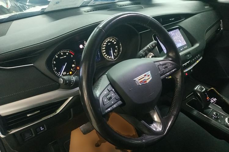 Used Cadillac XT4 2018 28T Two-Wheel Drive Leading Version
