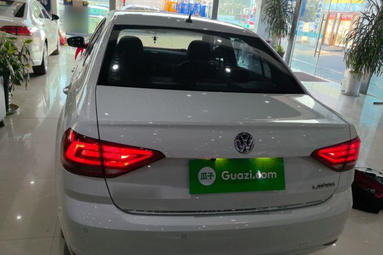 Used Volkswagen Lavida 2017 1.6L Automatic Comfort Edition
