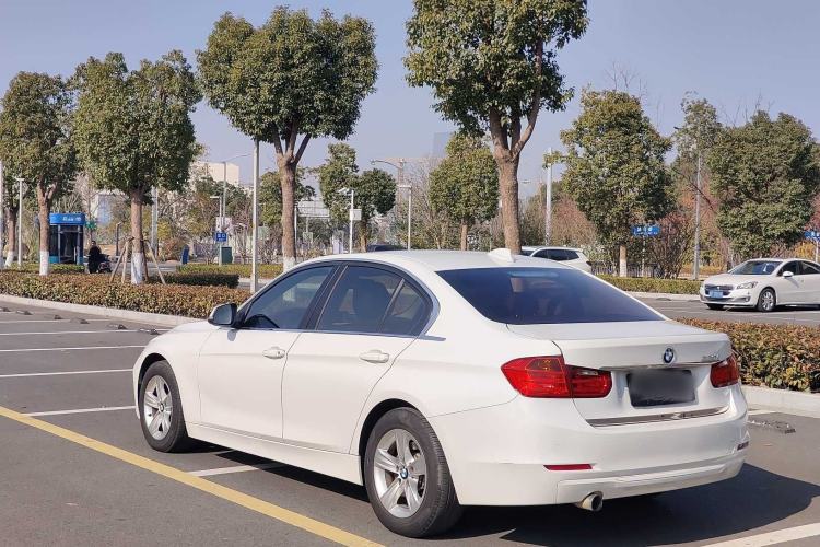 Used BMW 3 Series 2015 320i Luxury Line Stylish Edition