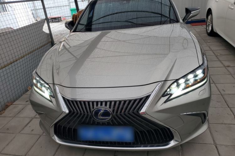 Used Lexus ES 2020 300h Premium Edition
