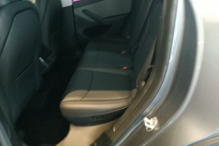 Used Tesla Model Y 2025 Rear-Wheel-Drive Version